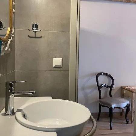 πέτρινο Πανσιόν Παλαιός Παντελεήμων
